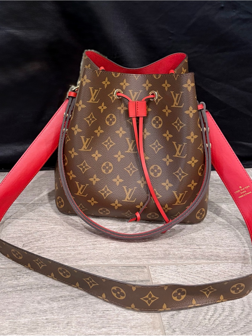 NEW - LV Monogram Canvas Bucket Crossbody & Shoulder Bag with Red Trim